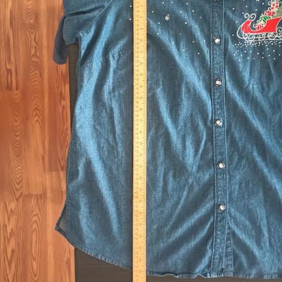 QUACKER FACTORY WOMEN'S CHRISTMAS DENIM SHIRT LONG ROLL TAB SLEEVE SLED SIZE 1X - Picture 5 of 6
